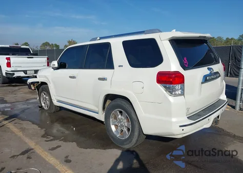 2011 Toyota 4Runner Sr5 V6 z USA, uszkodzony, nr VIN JTEZU5JRXB5017122